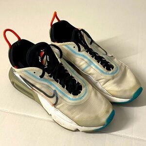 Nike Air Max 2090 White and Teal Sneakers Men’s Size 9.5 Running Shoes